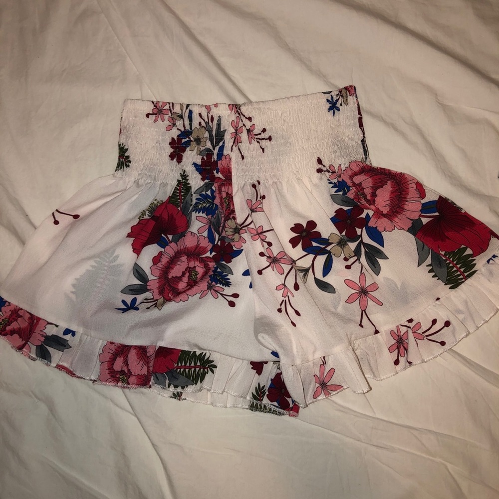 Flowy floral shorts